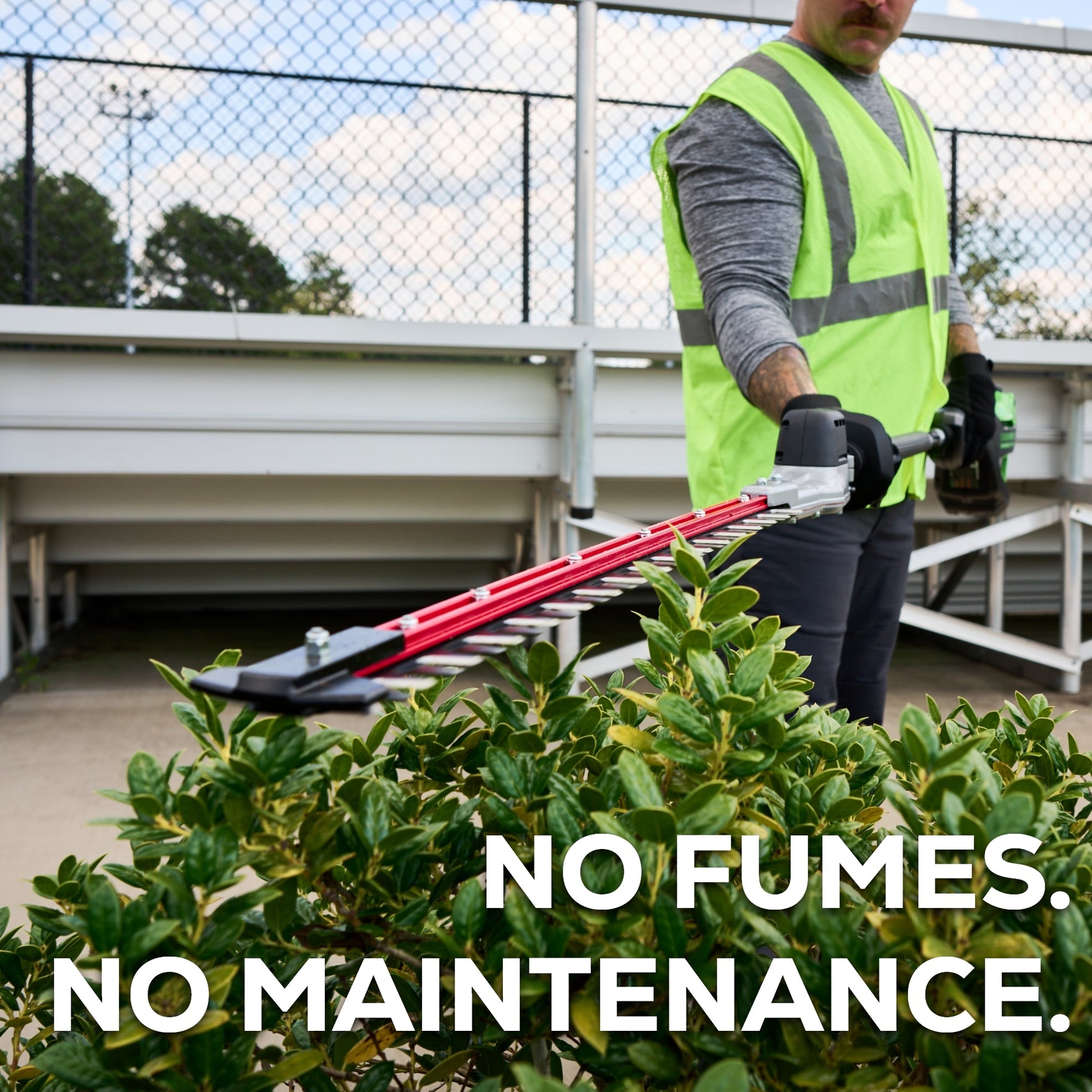 Greenworks 82V Fixed Mid Pole Hedge Trimmer w/ 2.5Ah Battery & 8A DP Charger Greenworks 82V Fixed Mid Pole Hedge Trimmer w/ 2.5Ah Battery & 8A DP Charger